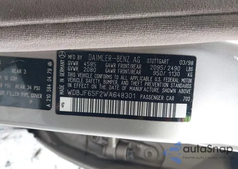 1998 Mercedes-Benz E 320 from USA, damaged, VIN WDBJF65F2WA648301